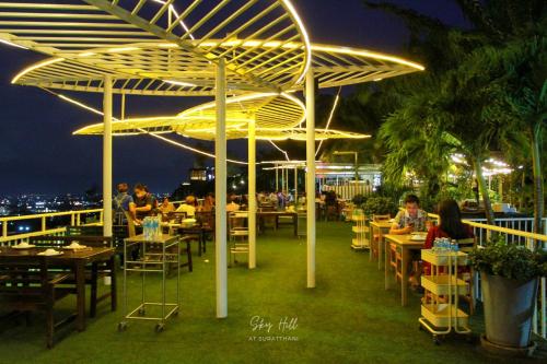 Sky Hill Villa SuratThani - 레스토랑