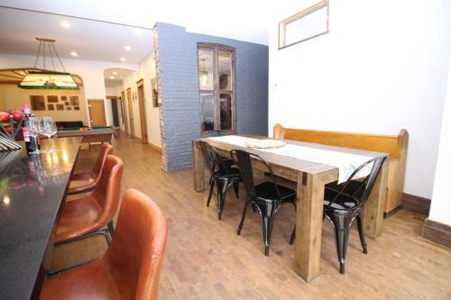 dapur, Charm & Luxury Vacation Headquarters to Downtown! near Planetarium Rio Tinto Alcan