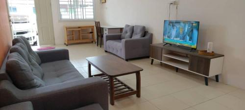 B&B Kuching - Moyan Square Homestay By Natol - Bed and Breakfast Kuching