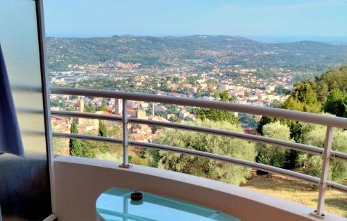 Beau Studio au calme avec coin nuit - Location saisonnière - Grasse