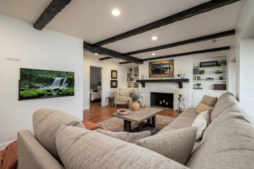 Tropical, Private, Heated pool, Petting zoo! in Vista, USA