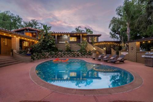 Tropical, Private, Heated pool, Petting zoo! in Vista, USA