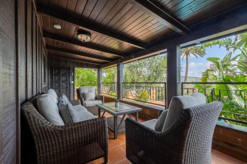Tropical, Private, Heated pool, Petting zoo! in Vista, USA