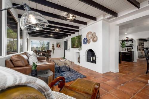 Tropical, Private, Heated pool, Petting zoo! in Vista, USA
