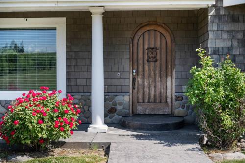 River Song Country Chateau – Hood River, OR