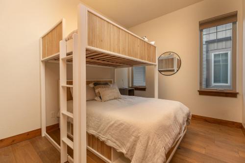 Frisco Sports Chalet Peak One Condo: Downtown Frisco in Frisco, USA