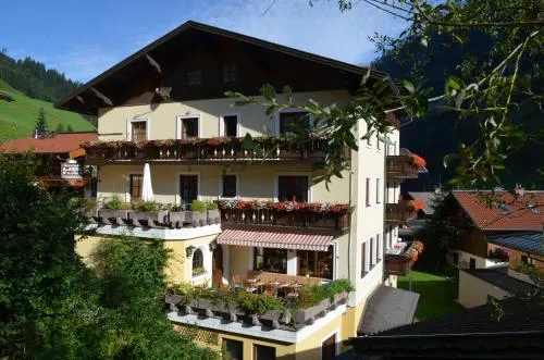 Landhotel Almrösl im Großarltal in Hüttschlag, Österreich