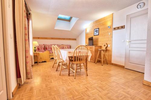 Les Chalets Des Evettes - 3 Pièces pour 6 Personnes 04 - Location saisonnière - Notre-Dame-de-Bellecombe