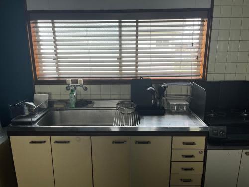dapur, GuestHouse紫雲 in Kanonji