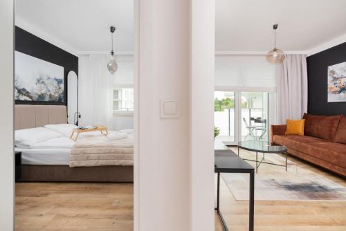 Modern Apartment with Balcony and Parking in Gdańsk by Noclegi Renters (Modern Apartment with Balcony and Parking in Gdansk by Noclegi Renters) in Ujescisko