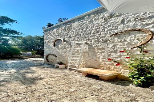 Trullo Marilì on the Fasano Selva - Happy Rentals