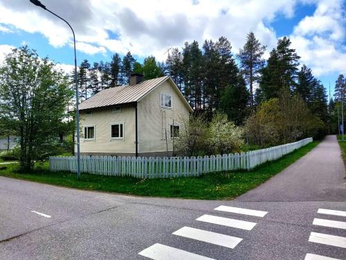 Nordic artist house/atelier with fireplace and old-fashioned wooden sauna from 50s