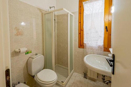 2 bedrooms, 4 beds