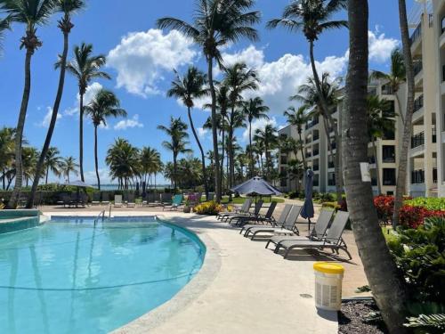 Kolam renang, Luxury Beachfront 2 Bedroom at Wyndham Rio Mar, PR in Rio Grande