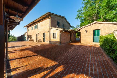 Зовнішній вигляд готелю, La Tegolaja Belvedere con Piscina in Капанолі