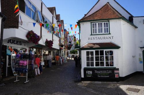 Britannia House - image 9