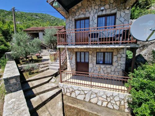 Hotelli välisilme, Lakeside oasis home Karuc in Karuč