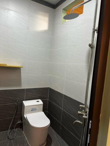 Little House Homestay Đa Lat, Trung Tam Thanh Pho - 샤워실