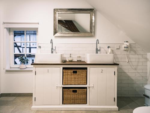 Bathroom, Flecker Hotel in Freudenberg
