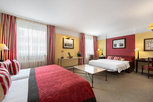 Kipling Manotel - image 2