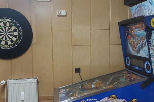 娛樂設施, Near Frankfurt +32 pinball, arcade, billiard,Dart in 美因河畔哈特爾斯海姆