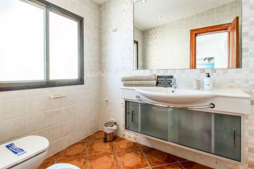 Four-Bedroom Villa image 3