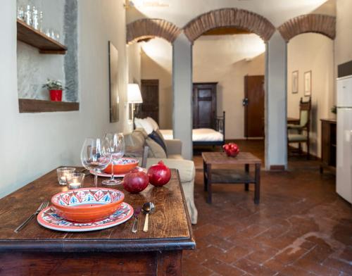 Santa Croce Junior Suite - Dolcevita Holiday, Florence (photo 8)