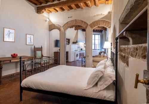 Santa Croce Junior Suite - Dolcevita Holiday, Florence (photo 10)