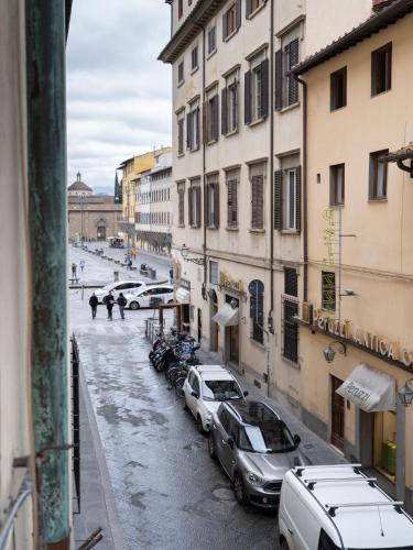 Santa Croce Junior Suite - Dolcevita Holiday, Florence (photo 9)