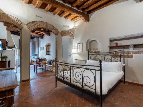Santa Croce Junior Suite - Dolcevita Holiday, Florence (photo 7)