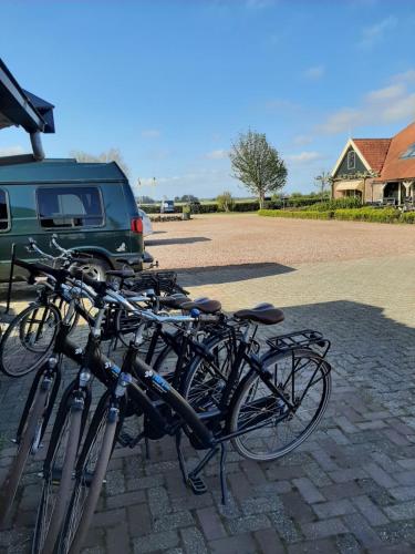 Camping De Tulpenweide lege Kampeerplaats, lege plaats op het gras zonder bed – Breezand, PA