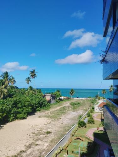 Blue Beach pé na areia, Resort e praia