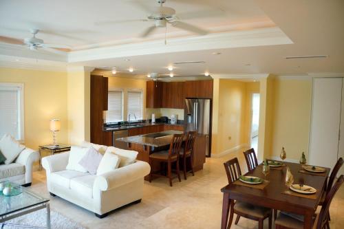 Konyha, The Hamilton Beach Villas & Spa in Vaughans