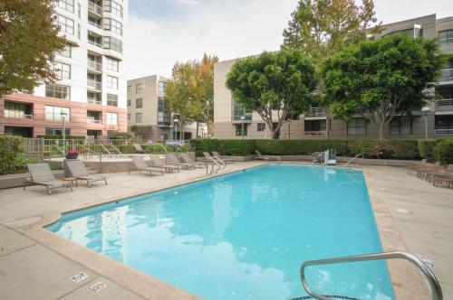 S Beach 1br w rooftop tennis nr muni lightrail SFO-1660