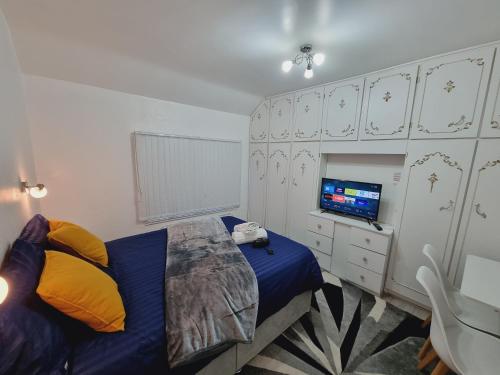 Luxury double bed with Private Bathroom, NETFLIX, work space and WiFi, Leeds (Foto 10)