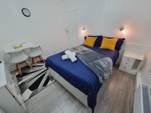 Luxury double bed with Private Bathroom, NETFLIX, work space and WiFi, Leeds (Foto 9)