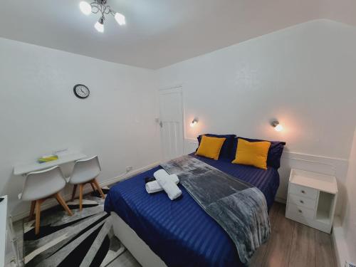Luxury double bed with Private Bathroom, NETFLIX, work space and WiFi, Leeds (Foto 8)