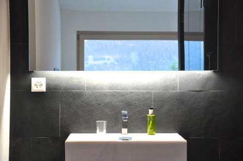 CASA LUMNEZIA - Panoramic Ecodesign Apartment Obersaxen - Val Lumnezia I Vella - Vignogn I near Laax Flims I 5 Swiss stars rating