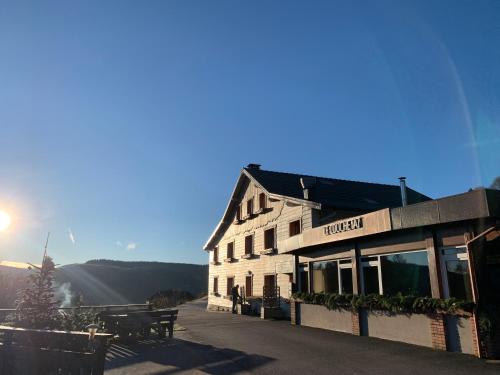 Hôtel - Restaurant Le Couchetat - Hôtel - La Bresse