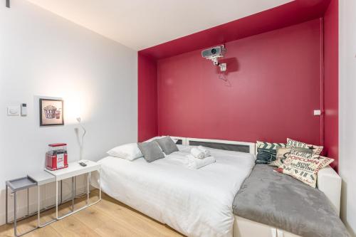One-Bedroom Apartment image 10