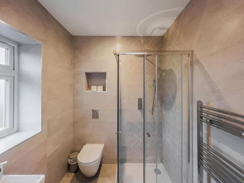 2BR Gem, Private Parking & Private Garden - By Tempstay, Windsor (zdjęcie 7)