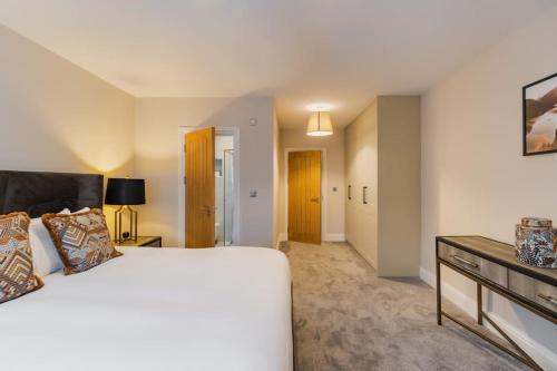 2BR Gem, Private Parking & Private Garden - By Tempstay, Windsor (zdjęcie 10)