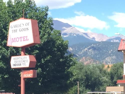 Garden of the Gods Motel - image 7