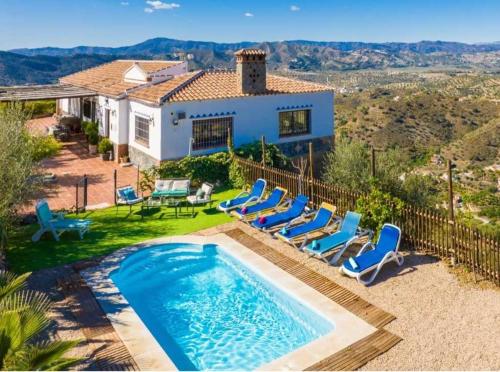 La Viña de la Tireta Casa Rural con impresionantes vistas, chimenea, barbacoa y piscina a 20 min de la costa