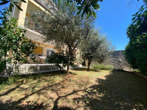 Two-Bedroom Apartment room in Apartments Topic & Krk central location