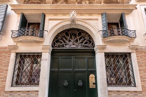 Palazzo Dei Fiori by Room Mate, Venice