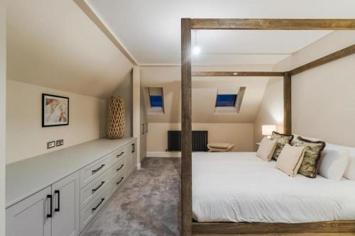 3BR Retreat, Allocated Parking, Private Garden - By Tempstay, Windsor (zdjęcie 4)