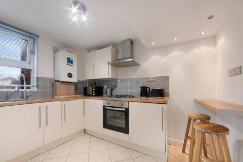 Stunning 1-bed Flat in London 20 mins from Central London, London (photo 7)