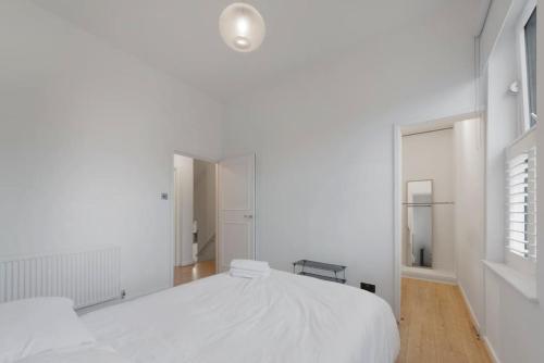 Stunning 1-bed Flat in London 20 mins from Central London, London (photo 10)
