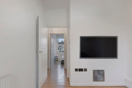 Stunning 1-bed Flat in London 20 mins from Central London, London (photo 11)